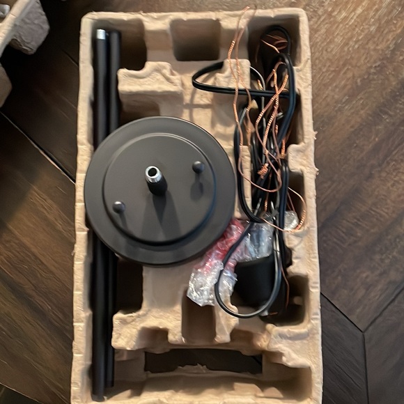 Hampton Bay
Pavlen 1-Light Bronze Pendant with Clear Glass Shade - Picture 3 of 8